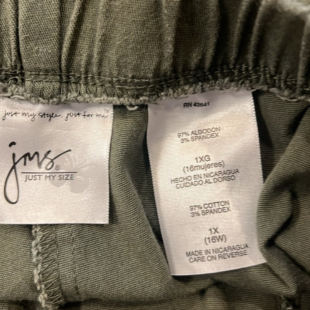 Just My Size army green elastic waistband shorts size 1X(16). Pockets - Picture 5 of 5